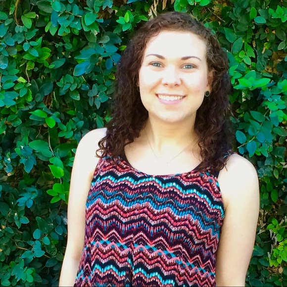 Profile Picture of Amber Banfill (@akayb4) on Poshmark