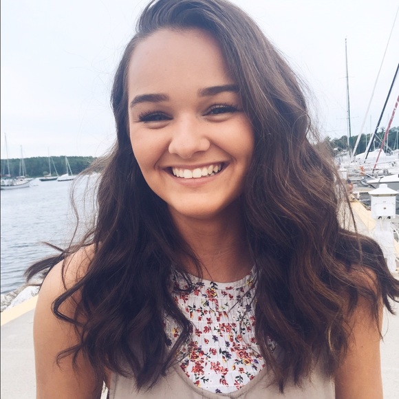 Profile Picture of Cali Effert (@effertcali) on Poshmark