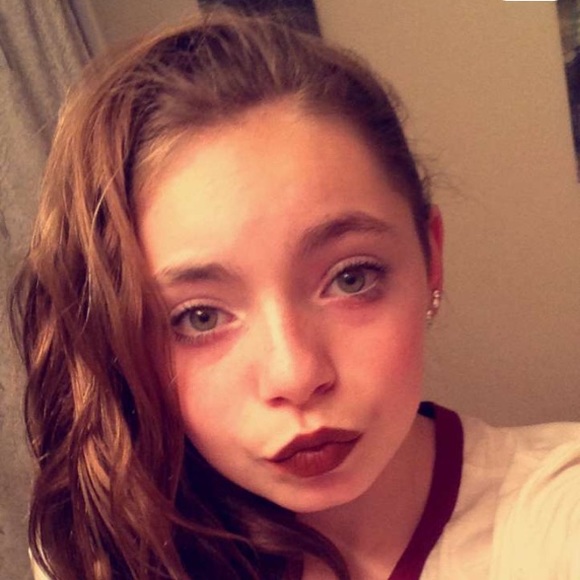 Profile Picture of Eve Brady schneider (@evebrady11) on Poshmark