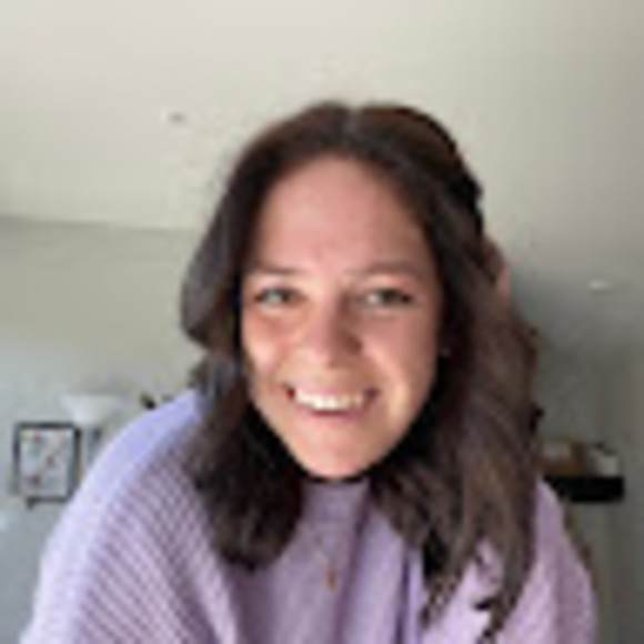 Profile Picture of Sarah Krysan (@sarahkrysan) on Poshmark