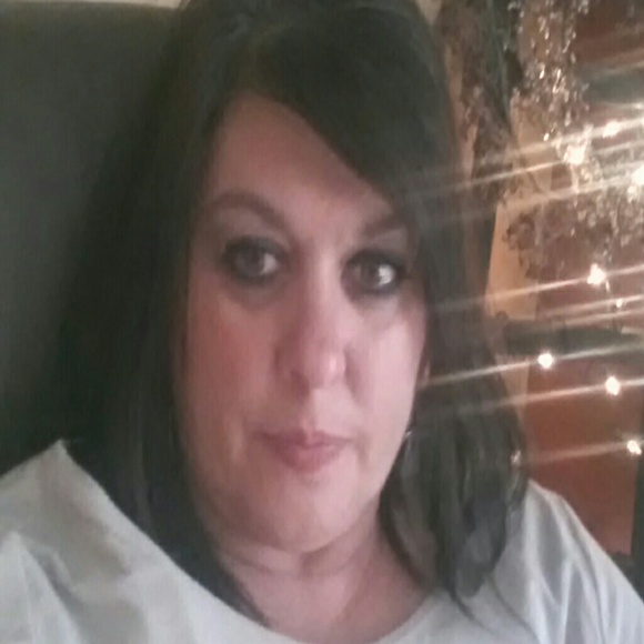Profile Picture of Sherry Shuler (@ssshuler) on Poshmark