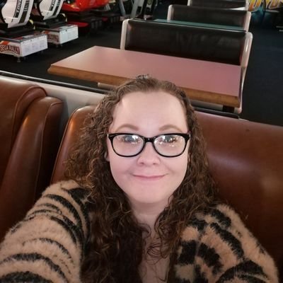 Profile Picture of Tina Fielder (@TinaFielder2) on Twitter