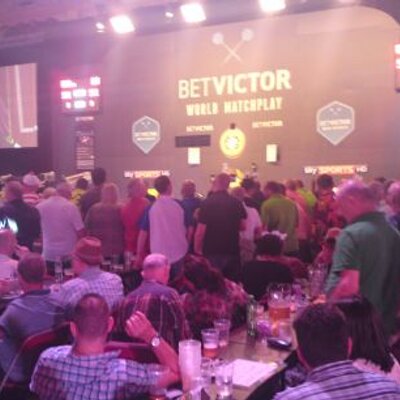 Profile Picture of Andy Hemming (@andychemming180) on Twitter