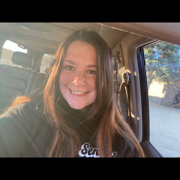 Gina Mcmanama - Poshmark Profile Picture of Gina Mcmanama (@gina_mcmanama) on Poshmark