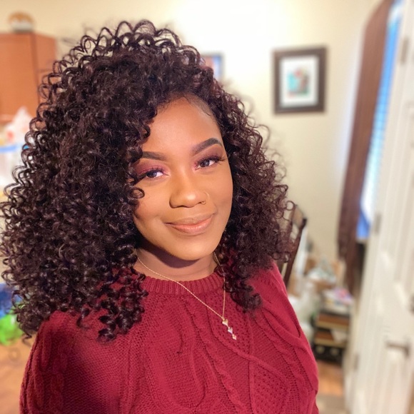 Profile Picture of Ariel Layfield (@swoopz) on Poshmark