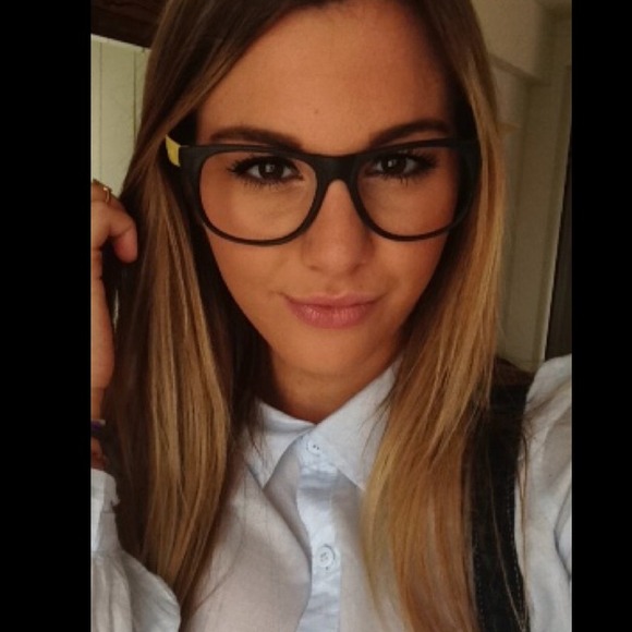 Profile Picture of Jillian Lazinsky (@seemycloset) on Poshmark