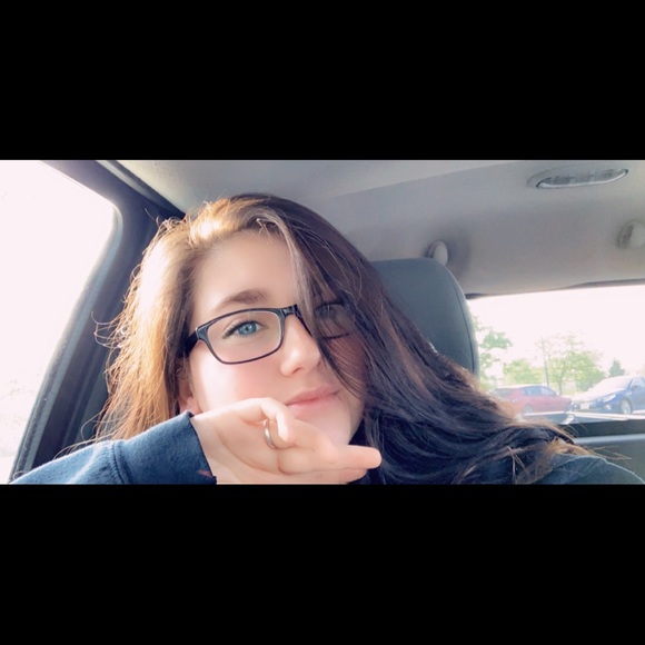 Profile Picture of Tori Nelson (@torianne817) on Poshmark