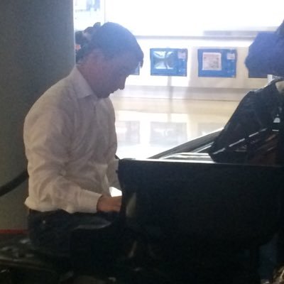 Profile Picture of Tom Smith (@stars_at_night) on Twitter