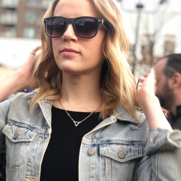 Profile Picture of Miranda Rivas (@mirrivas) on Poshmark