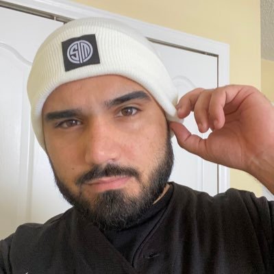 Profile Picture of Javier Rojas (@champanejavi) on Twitter