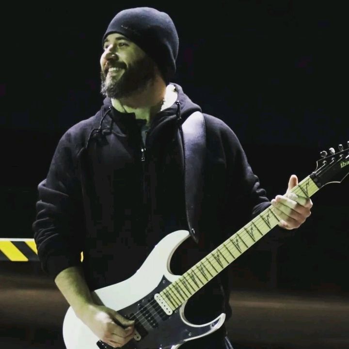 Profile Picture of Mark Besh (@betyoucantplaythis) on Tiktok