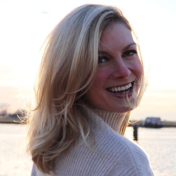 Profile Picture of Erica Mackoul (@emackoul) on Poshmark