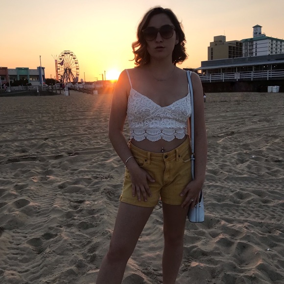 Profile Picture of ! haley Munn (@hmunn16) on Poshmark