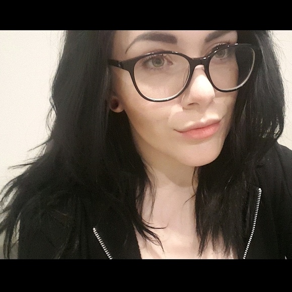 Profile Picture of Rebecca Nocerini (@beccanocerini) on Poshmark