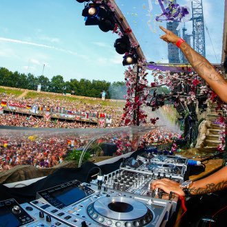 Profile Picture of Bryan Arntson (@chocolatehonkey) on Twitter