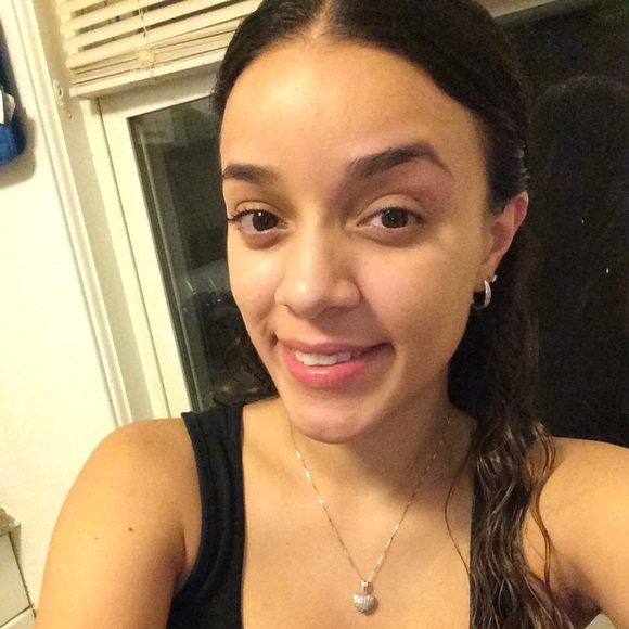 Profile Picture of Natasha Claudio (@natashaclaudio) on Poshmark
