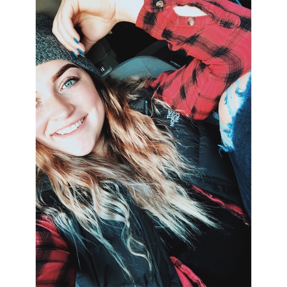 Profile Picture of Sam Richards (@sam_joo) on Poshmark
