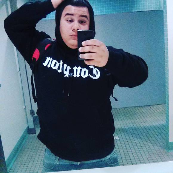 Profile Picture of Bennie Owens (@bluefacegrabba) on Poshmark