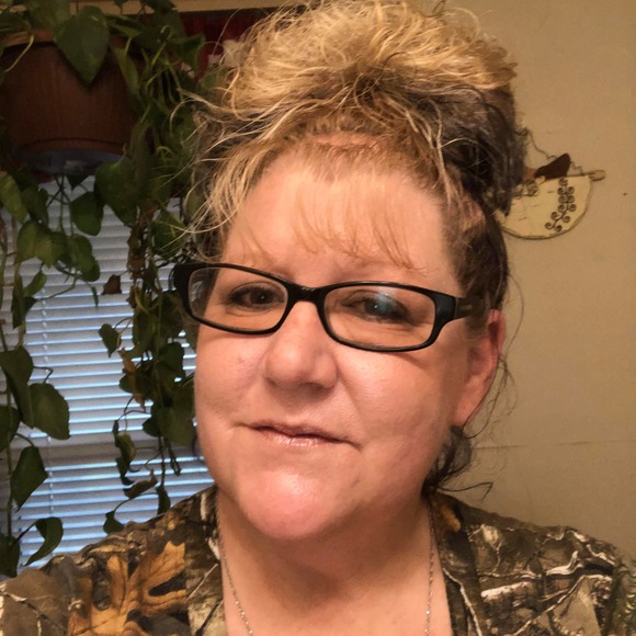 Michelle Anzinger woodward - Poshmark Profile Picture of Michelle Anzinger woodward (@mschelle) on Poshmark