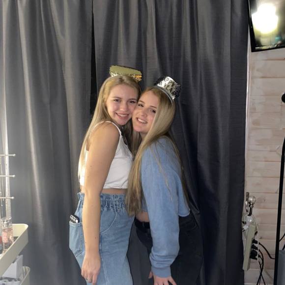 Profile Picture of Hannah Berndt (@hannah_berndt) on Poshmark
