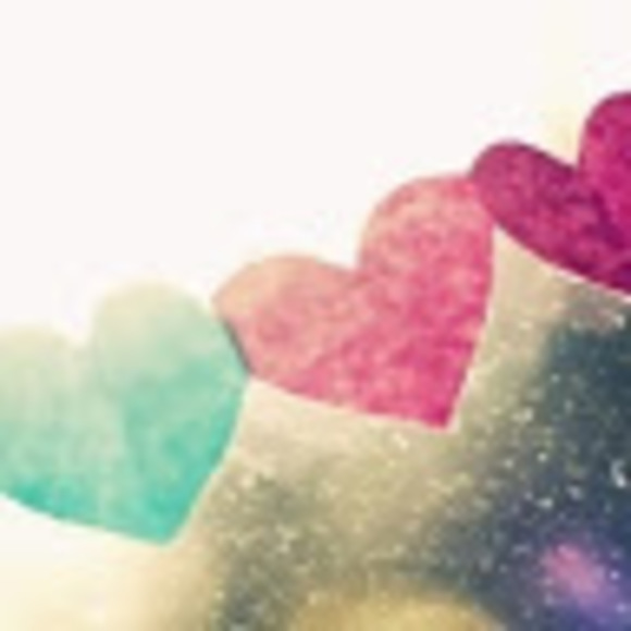 Profile Picture of Diana Ndege (@dianandege) on Poshmark