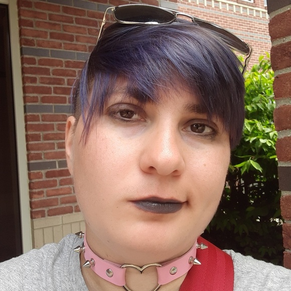 Profile Picture of Ashley Bossick (@arbossick) on Poshmark