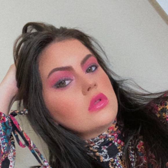 Profile Picture of Madeline Case (@simplegirl1104) on Poshmark