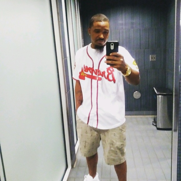 Profile Picture of Jeff Conley (@deuce87) on Poshmark