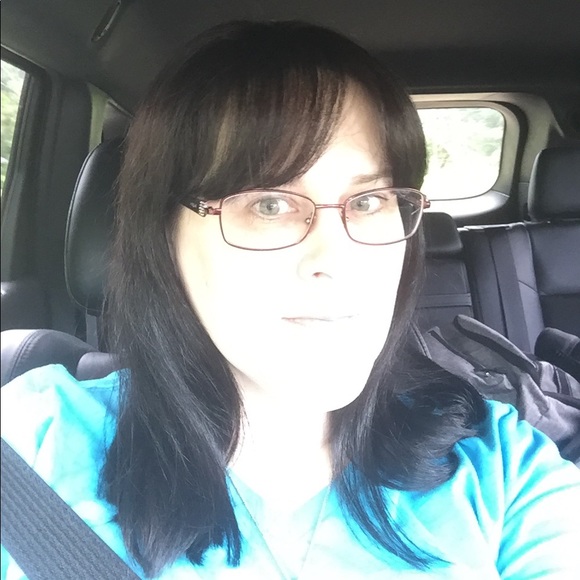 Profile Picture of Stacy Clifton (@stacydclifton) on Poshmark