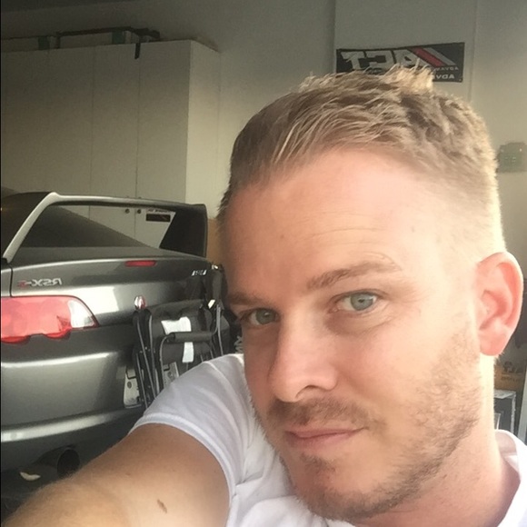 Profile Picture of Jami Quinn (@bro204) on Poshmark