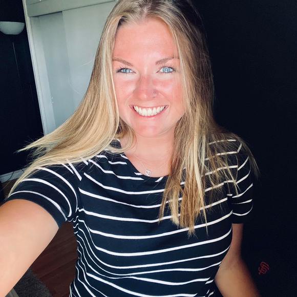 Profile Picture of Samantha Langmead (@samlangmead) on Poshmark