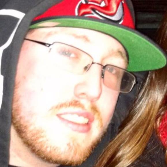 Profile Picture of Nick Kivlen (@nkiv) on Poshmark