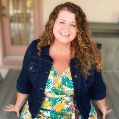 Profile Picture of Carrie Honaker (@WriteOnHonaker) on Twitter