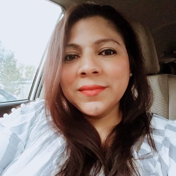 Profile Picture of Camila Lima (@camilalima753) on Poshmark