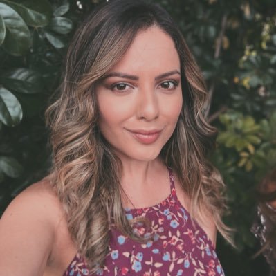 Profile Picture of Hillary Flores (@HillaFlores) on Twitter