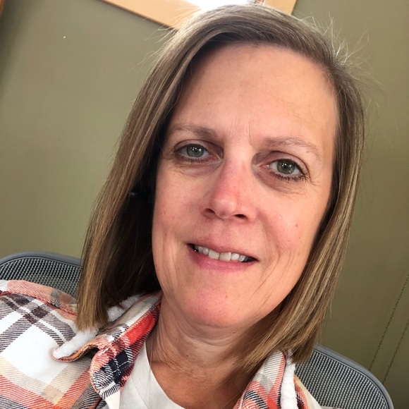 Profile Picture of Cathy Bygd (@cathybygd) on Poshmark