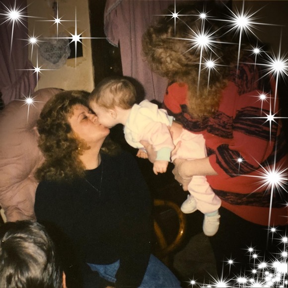 Profile Picture of Amber Eschbach (@ale10782) on Poshmark