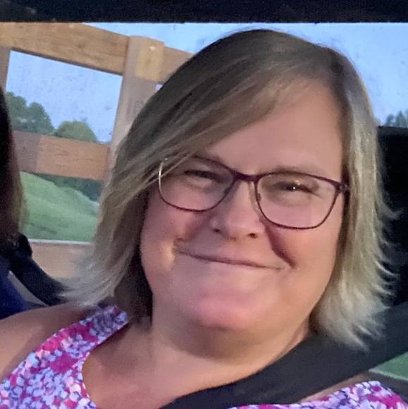 Profile Picture of Karen Sinnett (@dkjpsnt) on Poshmark