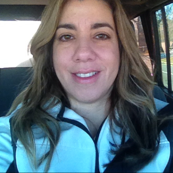 Profile Picture of Diana Kiniry (@dianakiniry) on Poshmark