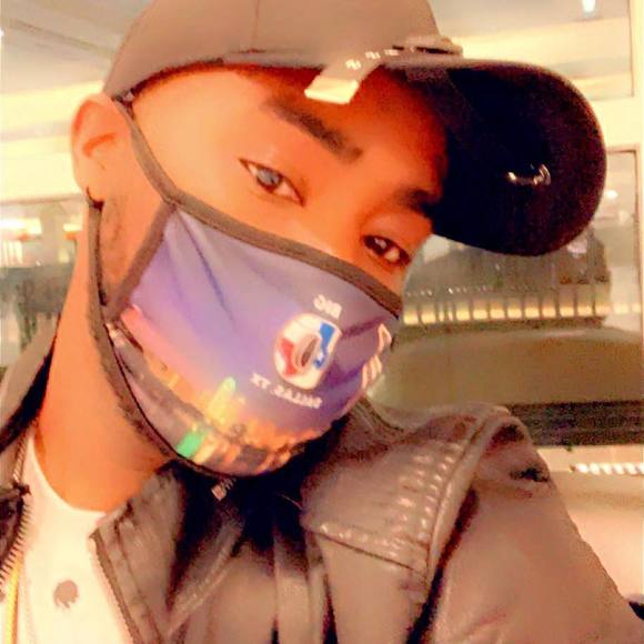 Profile Picture of Dekaetron Dekaetron (@dekaetrond) on Poshmark