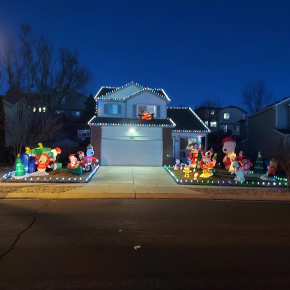 Profile Picture of Alex Vigil (@snoopy102192) on Poshmark