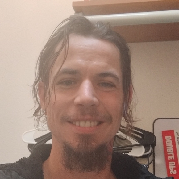 Profile Picture of Michael Gingles (@michaelgingles) on Poshmark