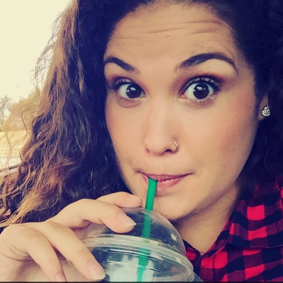 Profile Picture of Elyse Kreeger (@elysekreeger) on Poshmark