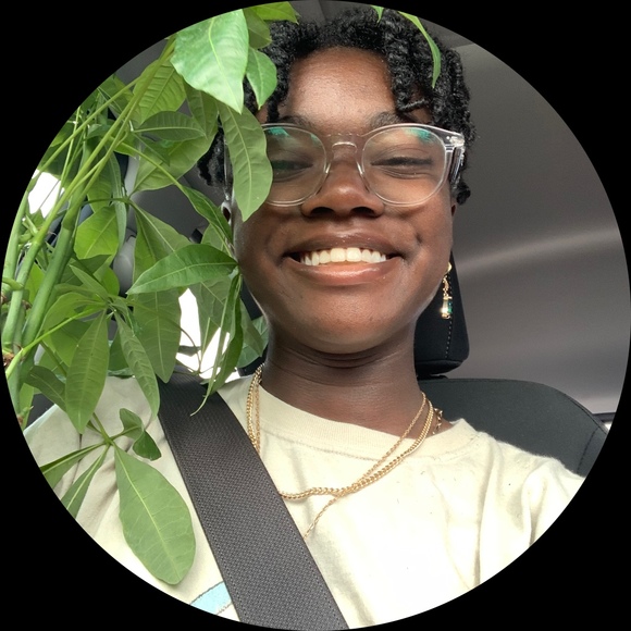 Profile Picture of Sydnee Lunderman (@alohasyd133) on Poshmark