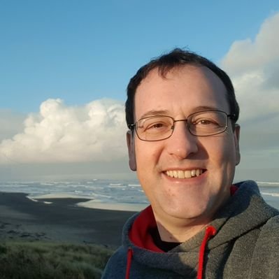 Profile Picture of Rob Moore  🌈 🌈 🎮 🏃🏻‍♂️ 👓 (@robmoore1970) on Twitter