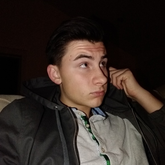 Profile Picture of Alex Neilson (@alexneilson02) on Poshmark