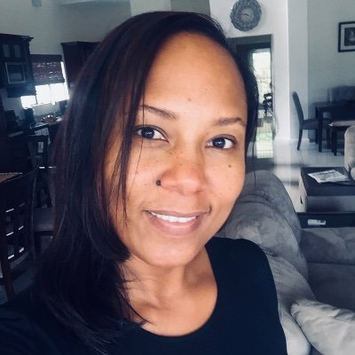 Profile Picture of Leah-Mari Richards (@leah_m_richards) on Twitter