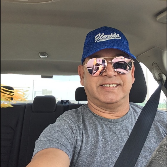 Profile Picture of Rolando Fiffe (@ronin6510) on Poshmark