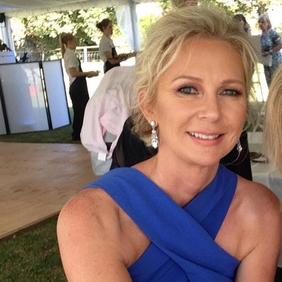 Profile Picture of Karen Waites (@karenwaites890) on Poshmark