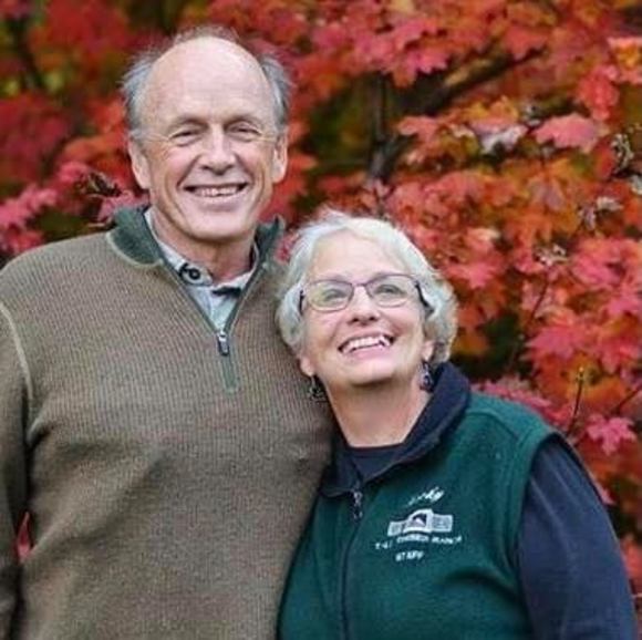 Profile Picture of Becky Fishburn (@becky_fishburn) on Poshmark